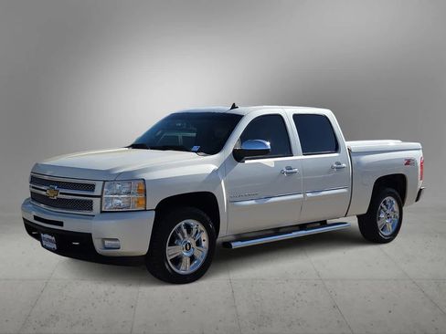 Used 2013 Chevrolet Silverado 1500 LTZ w/ LTZ White Diamond Edition AWD/4WD image 4