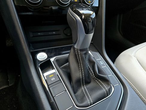 New 2024 Volkswagen Taos SE image 16
