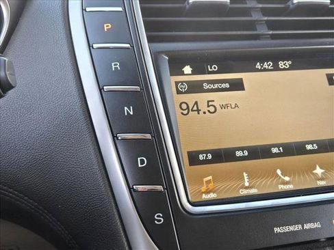 Used 2018 Lincoln MKX Select w/ Select Plus Package image 16