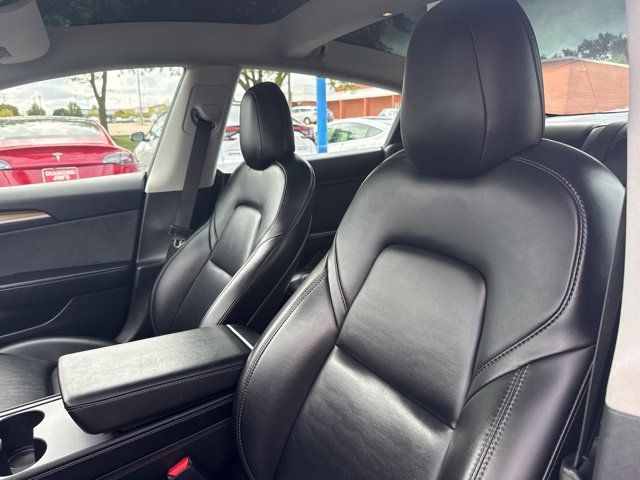 Used 2021 Tesla Model 3 Standard Range Plus RWD image 11