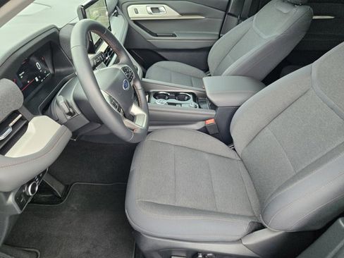 Certified 2025 Ford Explorer Active RWD image 12