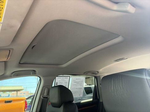 Used 2019 Honda CR-V Touring image 16