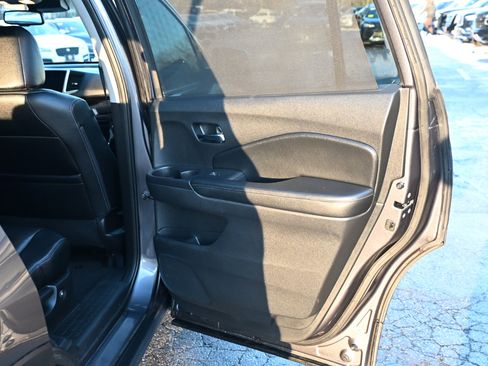 Used 2017 Honda Pilot Touring image 25