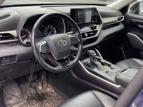 Used 2021 Toyota Highlander XLE image 10