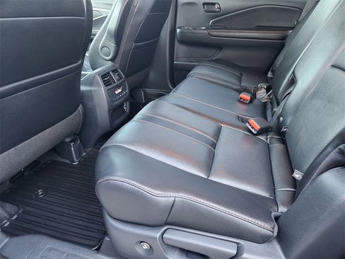 Used 2022 Honda Pilot TrailSport image 21