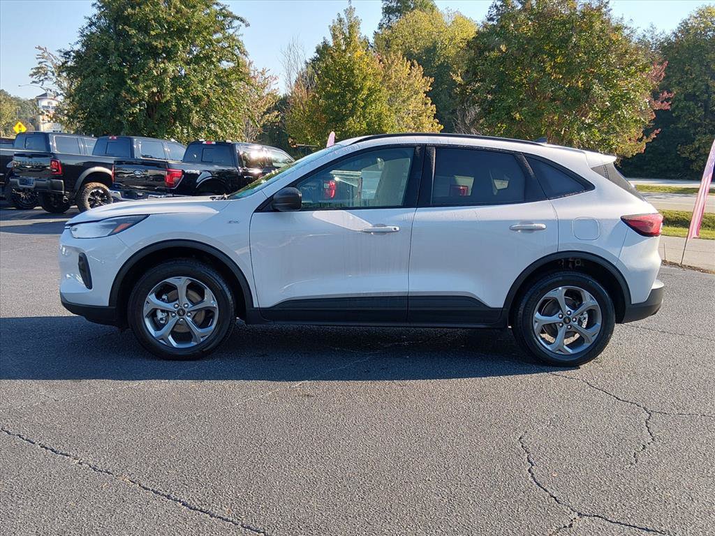 Used 2025 Ford Escape ST-Line AWD/4WD image 7