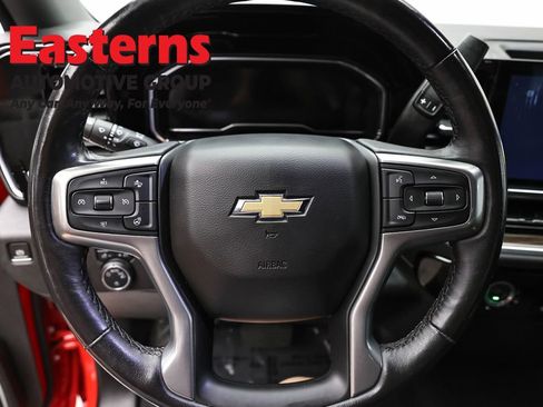 Used 2022 Chevrolet Silverado 1500 LT AWD/4WD image 10