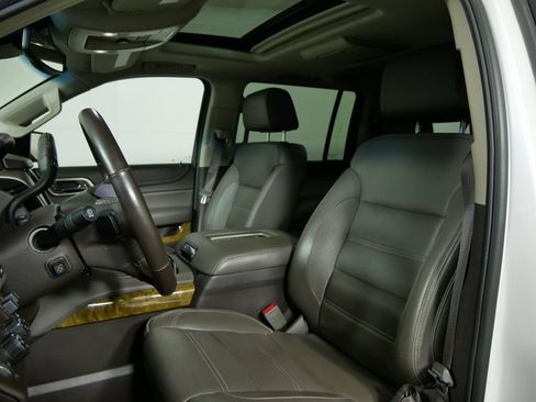 Used 2017 GMC Yukon XL Denali w/ Open Road Package AWD/4WD image 12