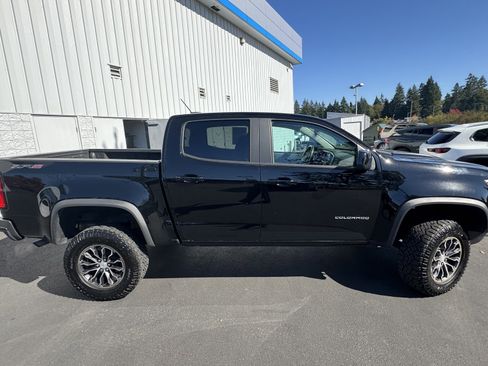 Used 2022 Chevrolet Colorado ZR2 w/ LPO, Door Decal Package image 5