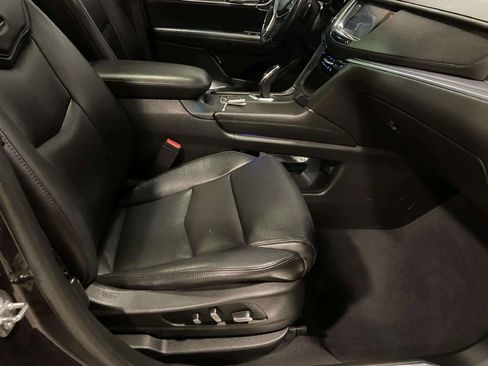 Used 2018 Cadillac XT5 Luxury image 29