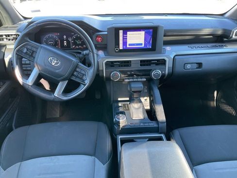 Used 2024 Toyota Tacoma TRD Off-Road image 9
