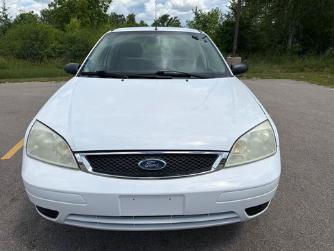 Used 2007 Ford Focus S FWD image 2