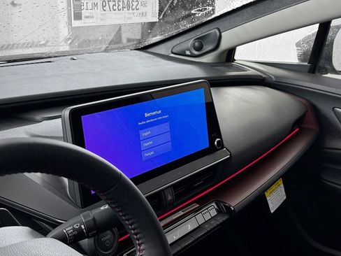 Used 2025 Toyota Prius Plug-In Hybrid w/ Limited Premium Package image 8