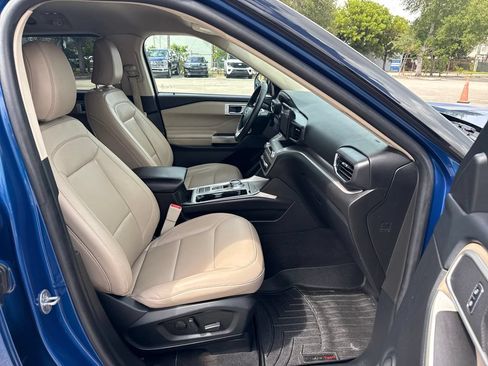 Used 2023 Ford Explorer XLT w/ Equipment Group 202A RWD image 27