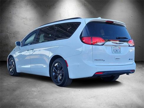 Used 2019 Chrysler Pacifica Limited w/ Advanced Safetytec Group image 4