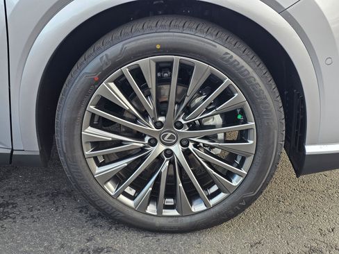 Used 2026 Lexus RX 450h Luxury w/ Convenience Package image 9