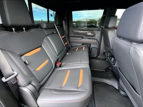 Used 2024 GMC Sierra 1500 AT4 w/ Technology Package AWD/4WD image 29