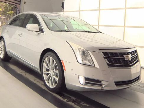 Used 2016 Cadillac XTS Luxury FWD image 2