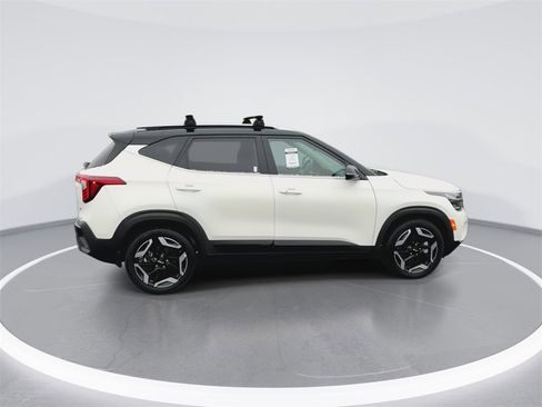 Used 2024 Kia Seltos SX image 9