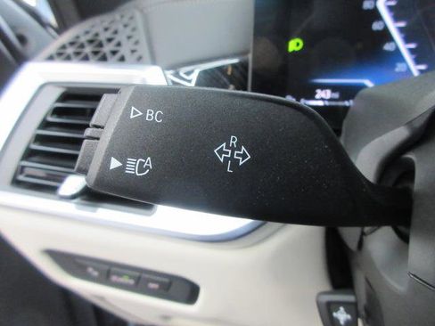 Used 2024 BMW X5 xDrive40i w/ M Sport Package AWD/4WD image 24