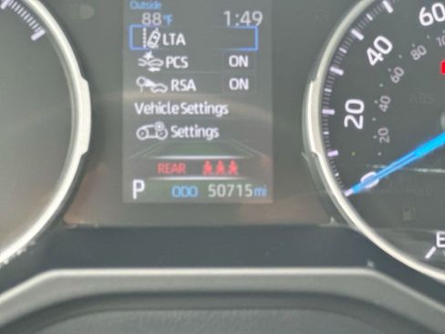 Used 2021 Toyota RAV4 LE AWD/4WD image 13