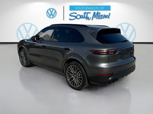 Used 2020 Porsche Cayenne AWD/4WD image 5
