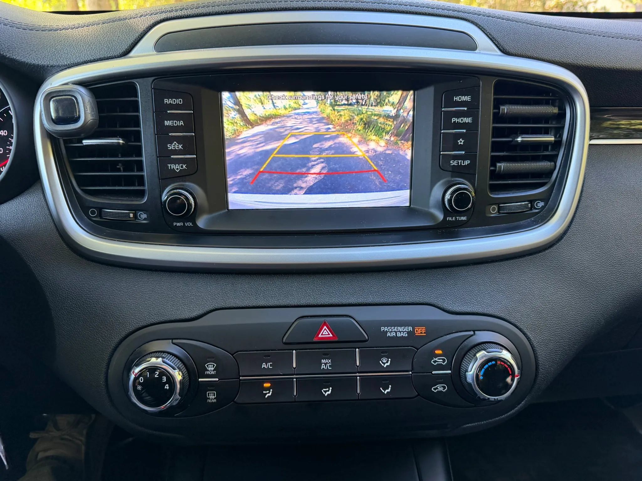 Used 2020 Kia Sorento FWD V6 image 23