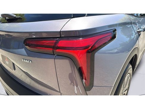 Used 2024 Chevrolet Blazer EV LT AWD/4WD image 40