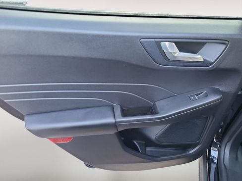 Used 2021 Ford Escape SEL image 18