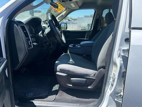 Used 2017 RAM 2500 Tradesman w/ Chrome Appearance Group RWD image 6