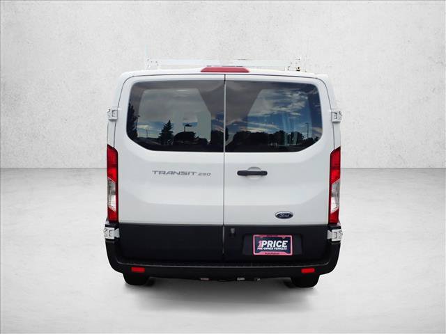 Used 2017 Ford Transit 250 130 Low Roof w/ Exterior Upgrade Package RWD image 3