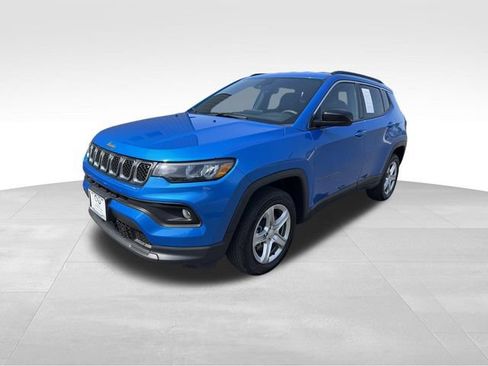 Used 2024 Jeep Compass Latitude AWD/4WD image 4