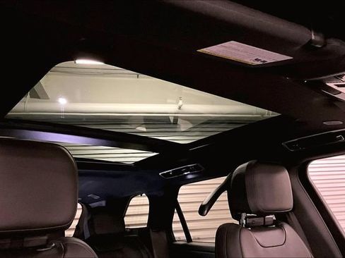 Certified 2025 Land Rover Range Rover Sport image 30