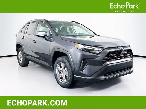 Used 2025 Toyota RAV4 XLE FWD image 1