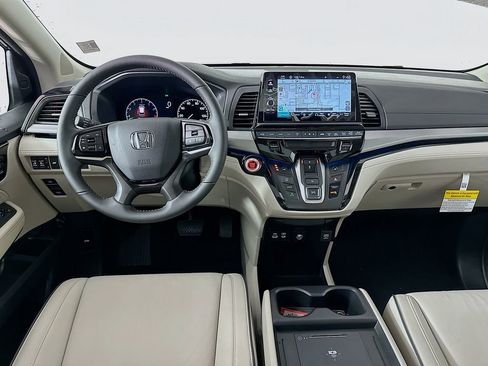 New 2026 Honda Odyssey Touring image 23