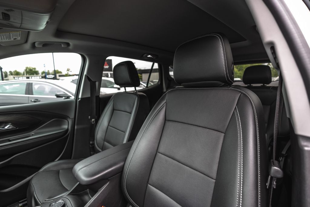 Used 2024 GMC Terrain SLT w/ Tech Package AWD/4WD image 22