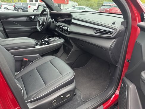 Used 2025 Buick Enclave Sport Touring w/ Power Package image 9