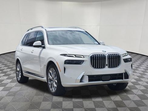 Used 2025 BMW X7 xDrive40i image 2