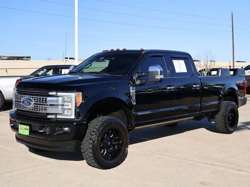 Used 2017 Ford F350 Platinum w/ Platinum Ultimate Package image 3