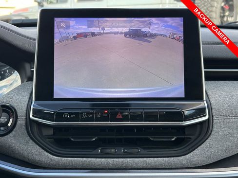 Used 2022 Jeep Compass Latitude image 7