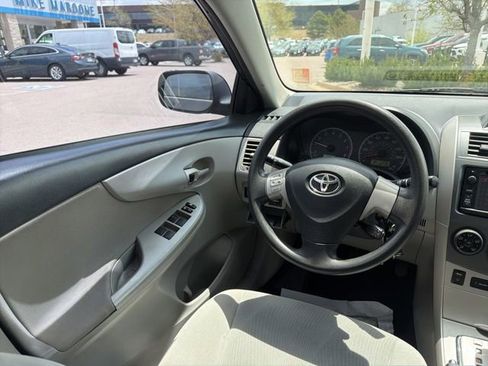 Used 2013 Toyota Corolla LE FWD image 16