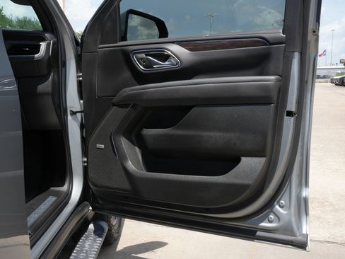 Used 2024 Chevrolet Tahoe Z71 AWD/4WD image 27