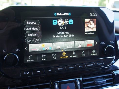 Used 2025 Nissan Pathfinder Platinum FWD image 31