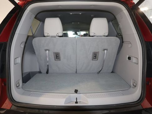 Used 2020 GMC Acadia SLT w/ Driver Alert Package II AWD/4WD image 15