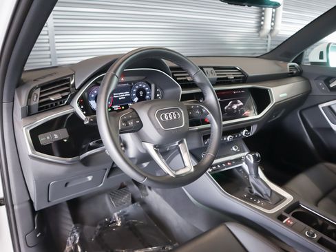 Certified 2024 Audi Q3 2.0T Premium Plus w/ Premium Plus Package image 18