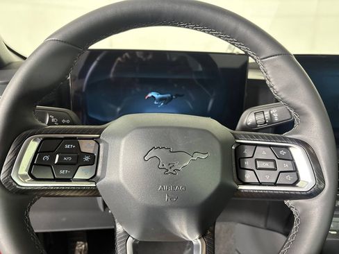 Used 2025 Ford Mustang Coupe RWD image 15