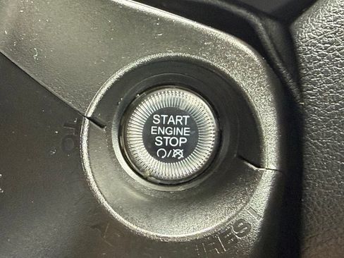 Used 2023 Jeep Renegade Limited w/ Sun/Sound Group AWD/4WD image 31