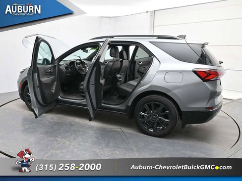 Used 2023 Chevrolet Equinox RS image 35