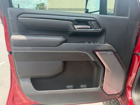 Used 2025 GMC Sierra 2500 AT4X AWD/4WD image 6