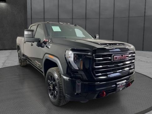 Used 2024 GMC Sierra 2500 AT4 w/ AT4 Premium Plus Package AWD/4WD image 5